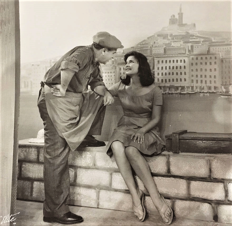 Ο Κώστας Μουσούρης με την Τζένη Καρέζη στην ιστορική παράσταση «Φανή» του Μαρσέλ Πανιόλ, που έκοψε περισσότερα από 55.000 εισιτήρια (1961).