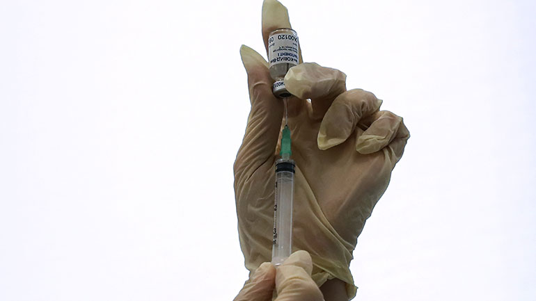 Βρετανία: Το εμβόλιο για τον κορωνοϊό μπορεί να μεταφερθεί αεροπορικώς αν υπάρξει συμφόρηση στα λιμάνια