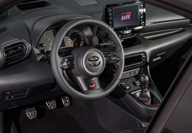 Το πιλοτήριο του ιαπωνικού μοντέλου...