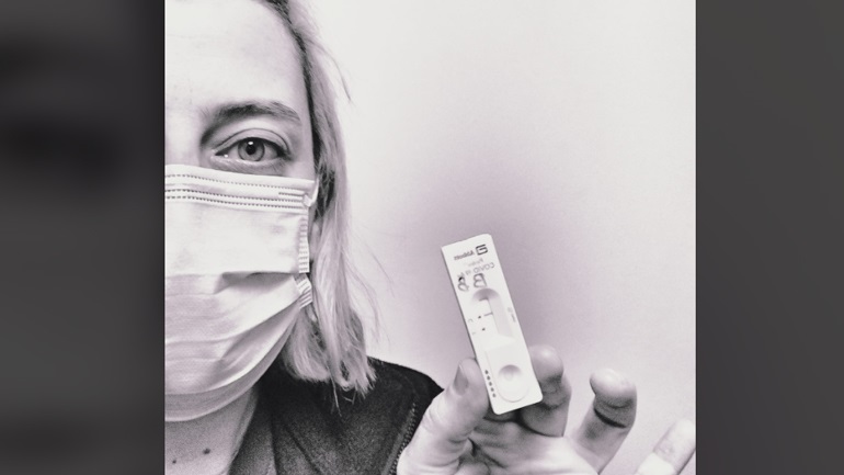 Το ευχαριστώ της νοσηλεύτριας για το κύμα συμπαράστασης: «Μου πρόσφεραν μέχρι και δωρεάν διαμονή»