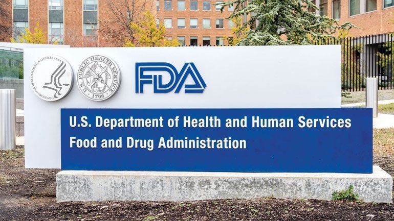 ΗΠΑ: Το προσωπικό του FDA υποστηρίζει το εμβόλιο της Pfizer