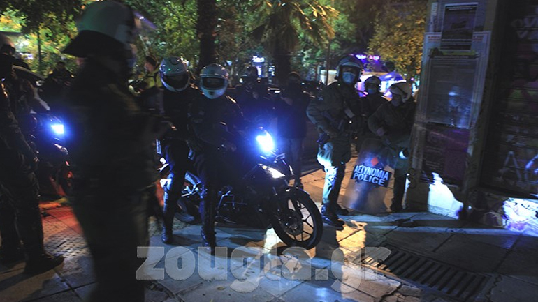 Δύο προσαγωγές στα Εξάρχεια έπειτα από συγκέντρωση στο μνημείο του Γρηγορόπουλου