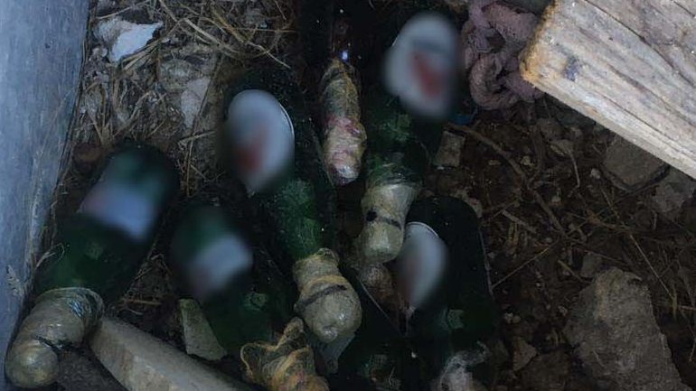 Βόμβες μολότοφ εντοπίστηκαν σε εγκαταλελειμμένο κτήριο στα Εξάρχεια