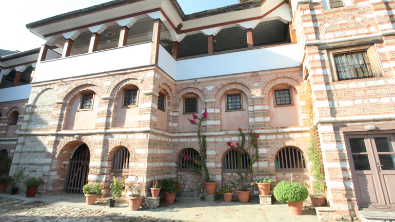 Σε καραντίνα 6 Μονές στο Άγιο Όρος – Ένας μοναχός κατέληξε από Covid-19