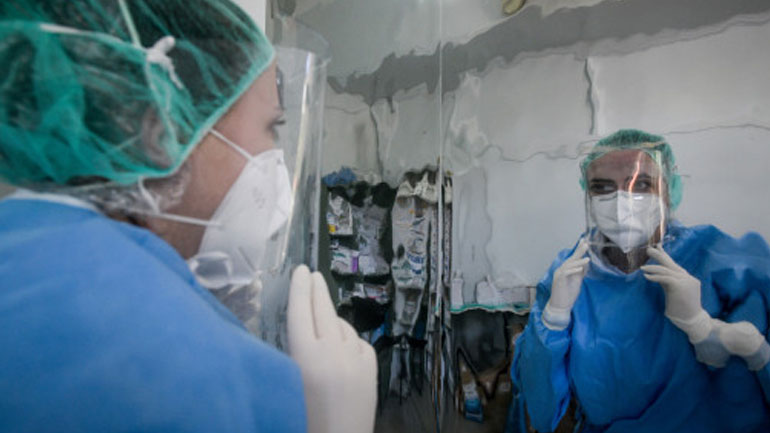 Το ημερολόγιο ενός ασθενούς με Covid-19 που έφθασε στο κατώφλι του θανάτου