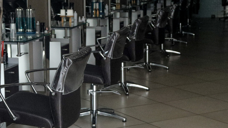 Παπαθανάσης: Ποια καταστήματα θα ανοίξουν πρώτα – Προηγούνται τα κομμωτήρια