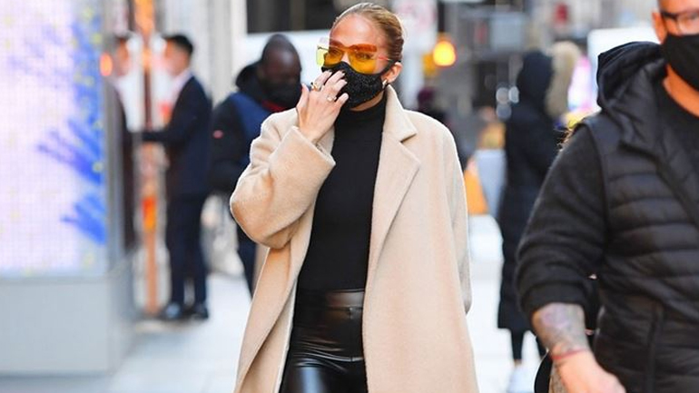 Φορέστε τα combat boots όπως η JLo