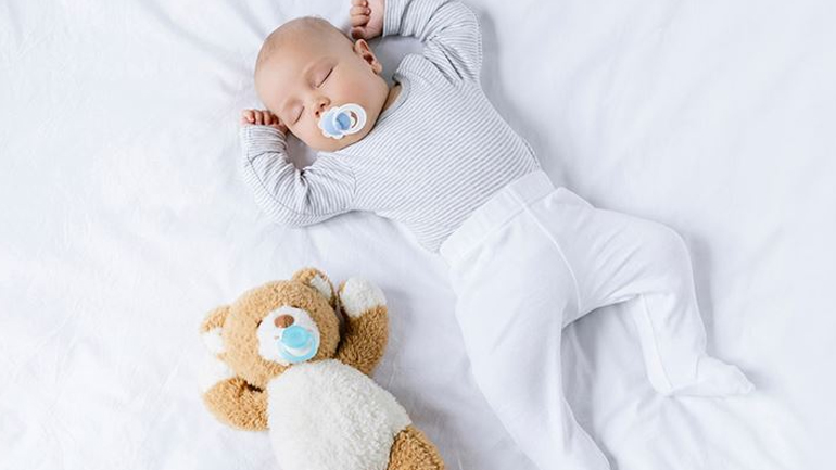 Πώς αποστειρώνουμε σωστά την πιπίλα του μωρού