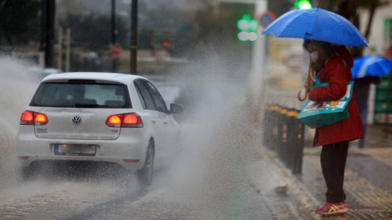 Άνοιξαν οι ουρανοί στην Αττική Άνοιξαν οι ουρανοί στην Αττική