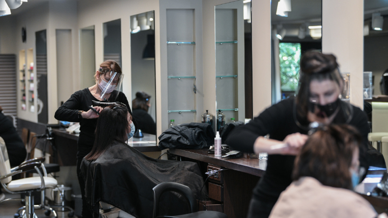 Ανοίγουν τα κομμωτήρια το Σαββατοκύριακο