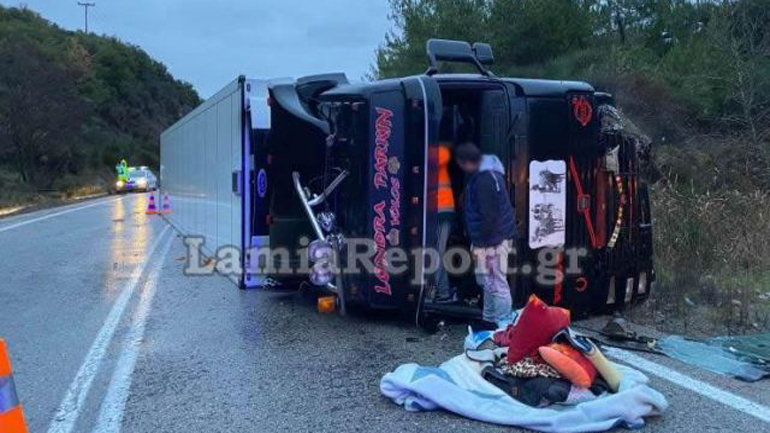 Βράχος προκάλεσε εκτροπή νταλίκας στον δρόμο Λαμίας-Δομοκού