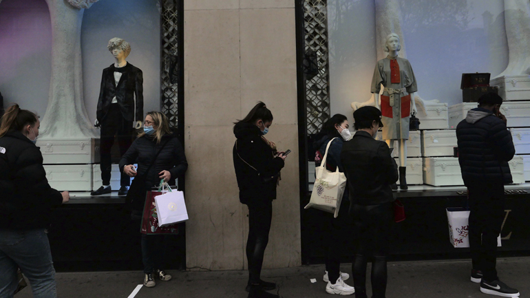 Γαλλία: Αύξηση των κρουσμάτων κορωνοϊού – Απογοήτευση για την παράταση των περιορισμών