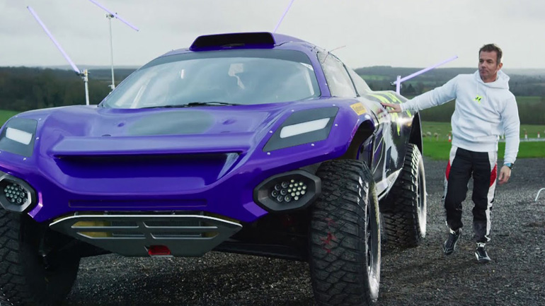 O Sebastien Loeb στην ομάδα του Lewis Hamilton