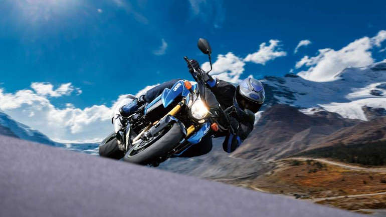 Επετειακό GSX-R750 και νέα χρώματα για το GSX-S 750 από την Suzuki