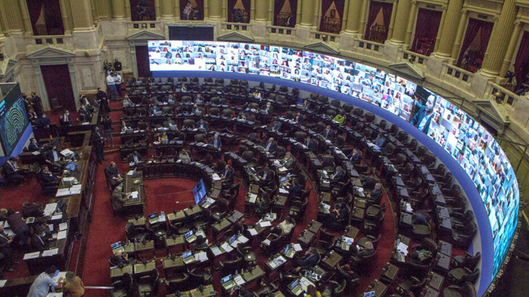 Κοινοβουλευτική μάχη στην Αργεντινή για τη νομιμοποίηση των αμβλώσεων