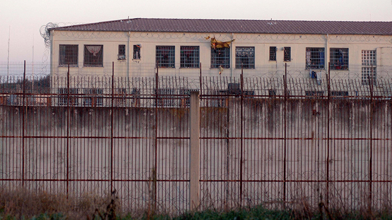 «Θερίζει» ο κορωνοϊός στις φυλακές Λάρισας