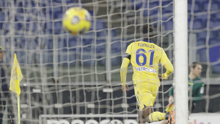 Ιταλία: Σπουδαίο «διπλό» από τη Βερόνα, 2-1 τη Λάτσιο