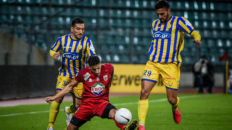 Όρθιος στον Βόλο ο Παναιτωλικός – Πήρε τον βαθμό της ισοπαλίας (0-0) με 10 παίκτες