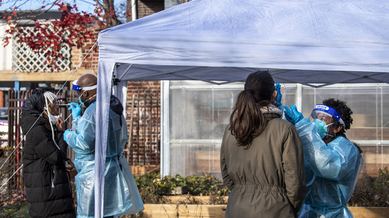 Covid-19: Ξεπέρασαν τις 300.000 οι θάνατοι στις ΗΠΑ