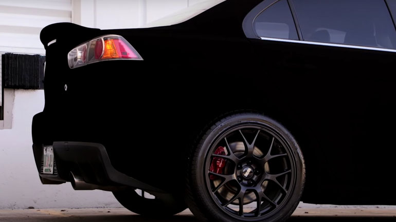Το πιο βαθύ μαύρο χρώμα σε αυτοκίνητο