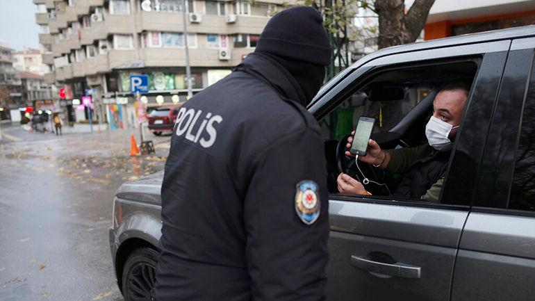 Τουρκία: Σχεδόν 27.000 κρούσματα και 218 θάνατοι εξαιτίας της COVID-19 σε 24 ώρες