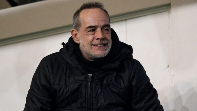 Δούκας: «Δεν έχω αποφασίσει αν το σενάριο ταιριάζει περισσότερο σε επιστημονική φαντασία ή κωμωδία…»