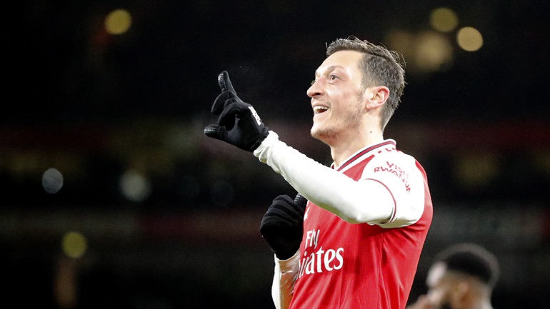 Τουρκία: Επιχειρεί το «μπαμ» με τον Οζίλ η Φενέρμπαχτσε