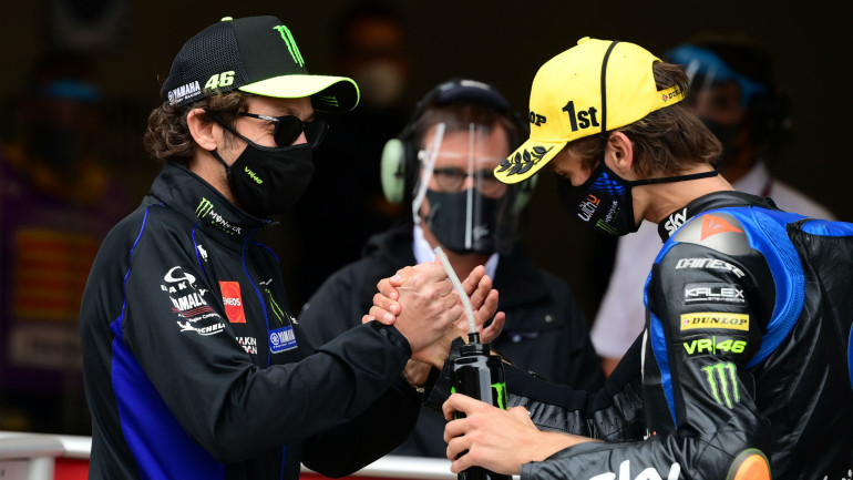 Ο μεγάλος αδερφός (Rossi) θα προσέχει τον μικρό αδερφό (Marini) στο MotoGP.