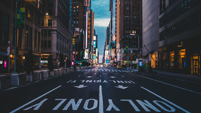 Ένα βήμα πριν το lockdown βρίσκεται η Νέα Υόρκη