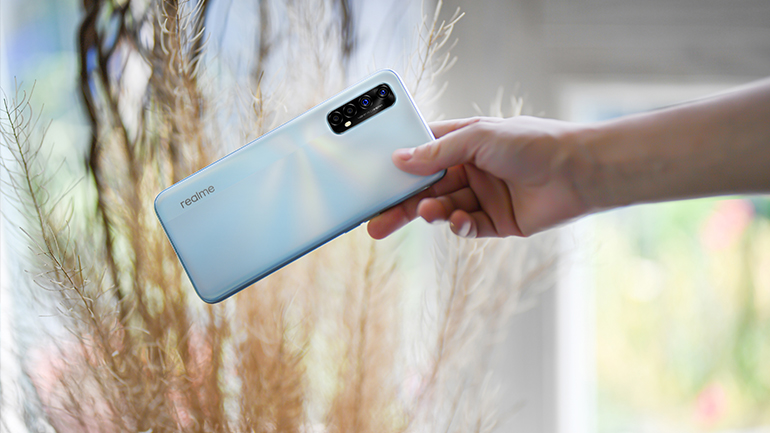 realme: Οι χριστουγεννιάτικες προσφορές συνεχίζονται