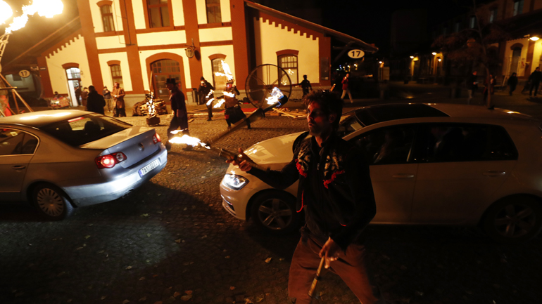 Η Τσεχία επαναφέρει την απαγόρευση κυκλοφορίας – Κλείνει μπαρ και εστιατόρια