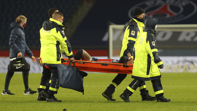 Παρί-Λιόν: Τραυματίστηκε ο Νεϊμάρ και αποχώρησε κλαίγοντας με το φορείο