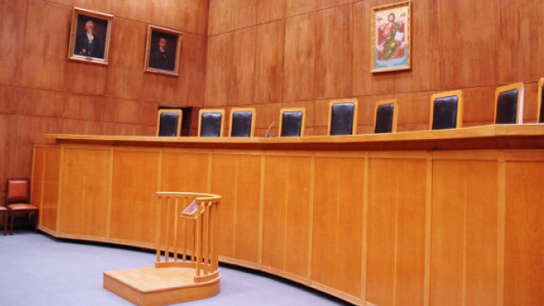 Εμβολιασμός Covid-19: Πρόθυμοι οι εισαγγελείς, επιφυλακτικοί οι δικαστές