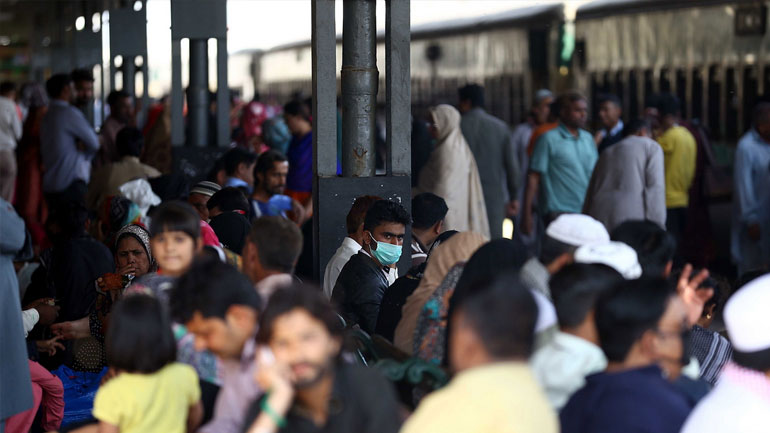 Πακιστάν: 2.459 κρούσματα κορωνοϊού και 73 θάνατοι σε ένα 24ωρο Πακιστάν: 2.459 κρούσματα κορωνοϊού και 73 θάνατοι σε ένα 24ωρο