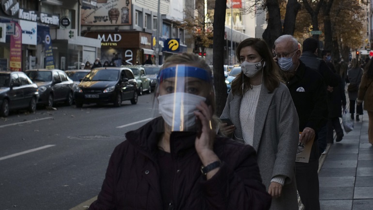 Τουρκία: Ανακοινώθηκαν 235 θάνατοι λόγω Covid-19 το τελευταίο 24ωρο