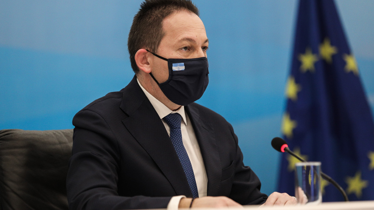 Πέτσας: Φέτος δεν κάνουμε ρεβεγιόν – Μέχρι τον Ιούνιο θα εμβολιαστούν όλοι οι Έλληνες