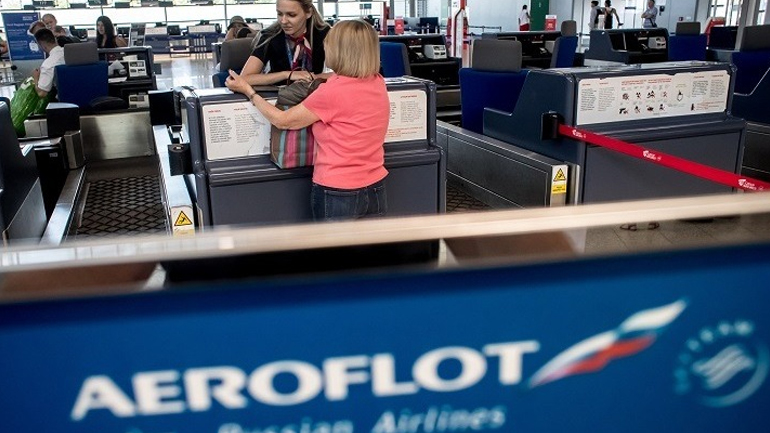 Aeroflot: Ειδικές θέσεις στα αεροσκάφη για τους αρνητές μάσκας