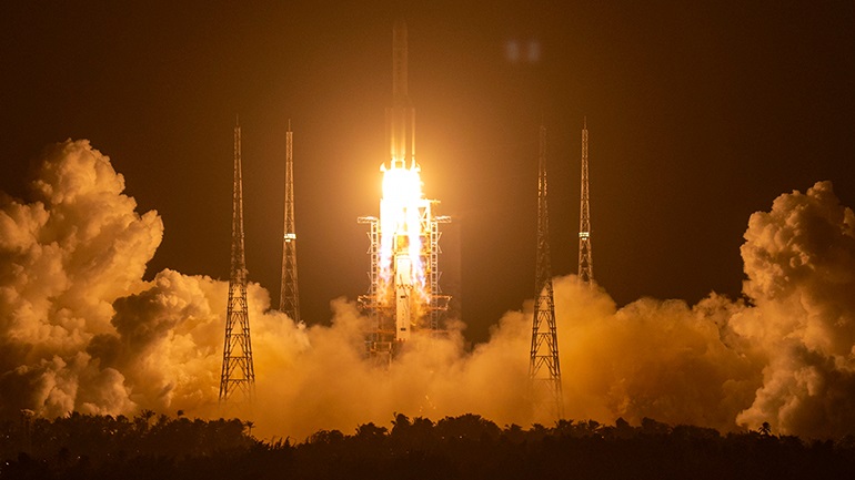 Κίνα: Επέστρεψε στη Γη το διαστημικό σκάφος που συνέλεξε δείγματα από τη Σελήνη