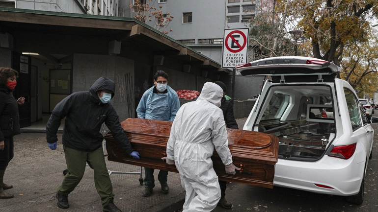 Covid-19: Πλησιάζουν τους 16.000 οι θάνατοι στη Χιλή