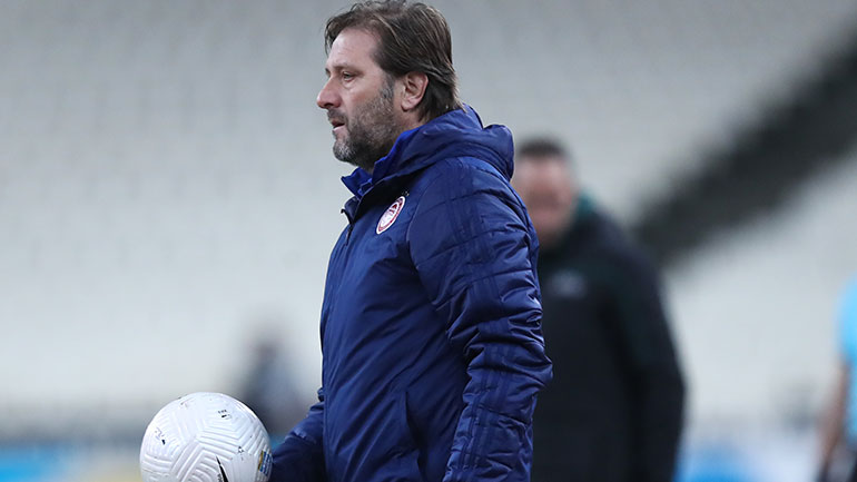 Μαρτίνς: «Πίστα… πατινάζ ο αγωνιστικός χώρος του ΟΑΚΑ»