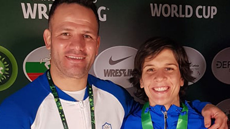 Πάλη: Η Μαρία Πρεβολαράκη και ο Μόησεν Παριγέι μιλάνε για το χρυσό στο Παγκόσμιο Κύπελλο