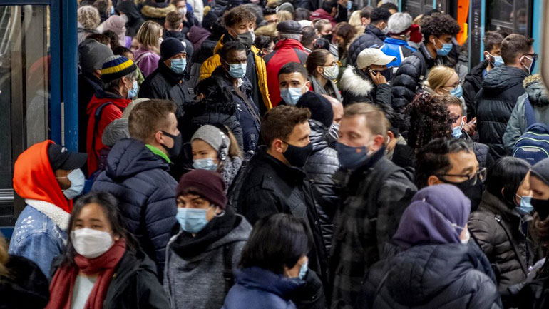 Ακόμα 27.728 κρούσματα μετρούν οι Γερμανοί