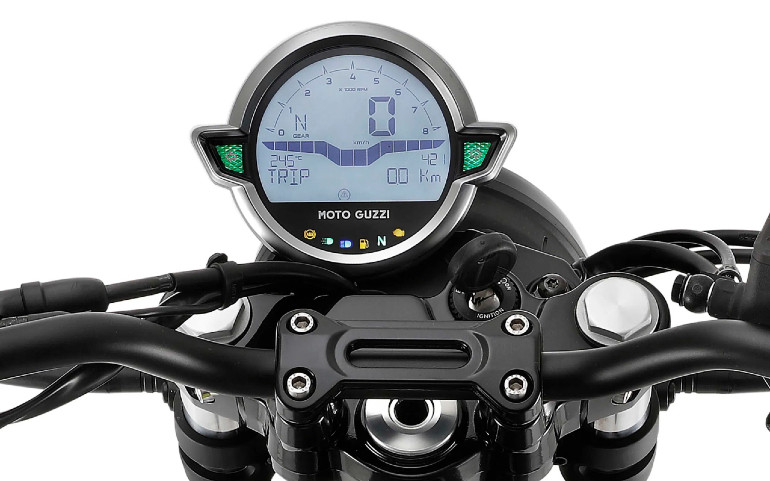 Παρότι είναι κλασικό και ρετρό μοντέλο, η ψηφιακή τεχνολογία επεμβαίνει παντού