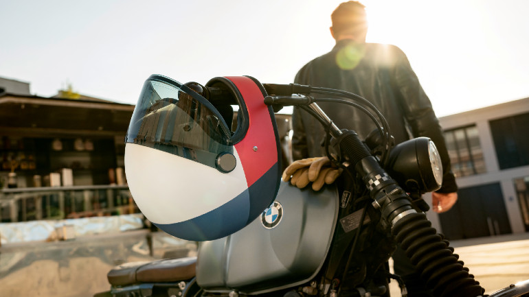 Καινούρια γκάμα ρουχισμού από την BMW