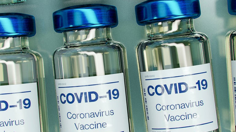 Reuters: Η ΕΕ παραγγέλνει επιπλέον 100 εκατ. δόσεις του εμβολίου της Pfizer