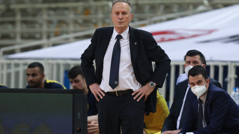 Ρενέσες: «Δεχόμαστε αυτήν την ήττα»