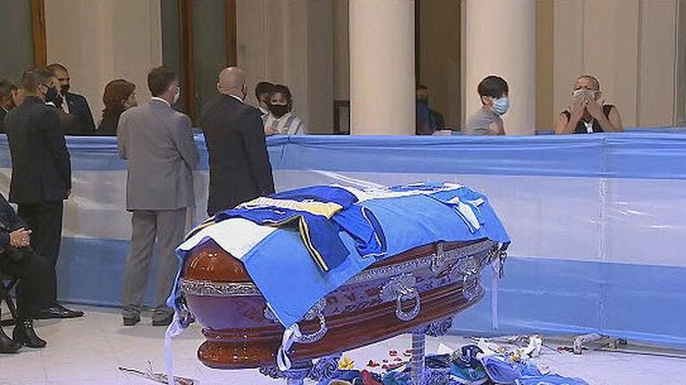 Ντιέγκο Μαραντόνα: Mε απόφαση δικαστηρίου δεν θα αποτεφρωθεί η σορός του