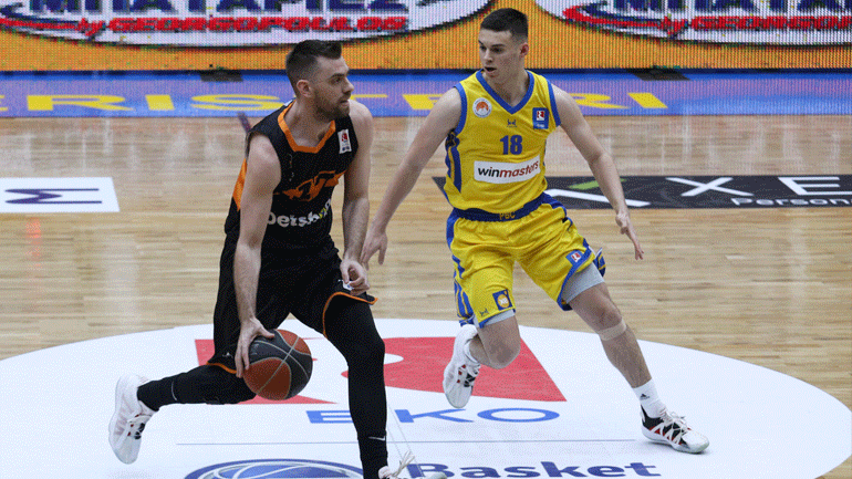 Ο Μάντζαρης επιβεβαίωσε την επιστροφή του στο Περιστέρι με μία συγκινητική φωτογραφία!