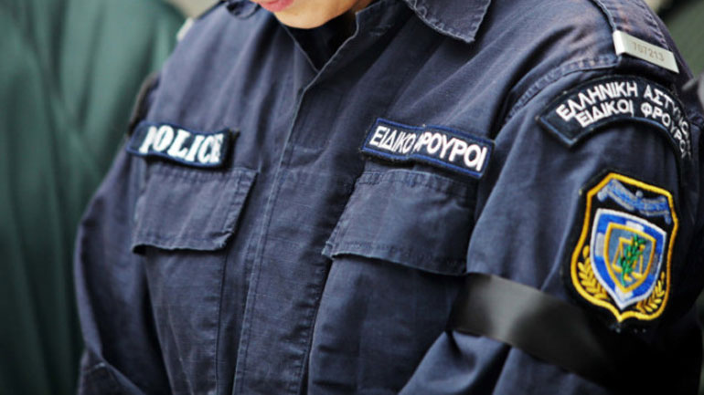 Ειδικοί φρουροί: Παζλ εμπαιγμού και αδιαφορίας