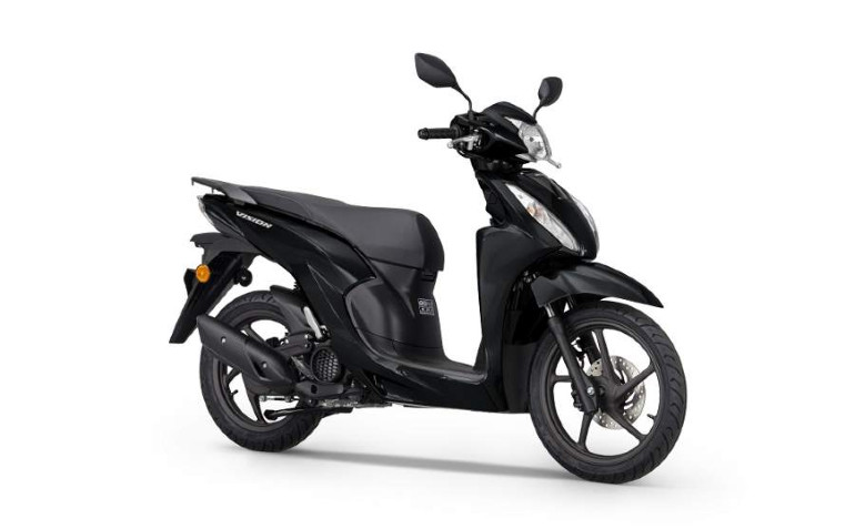 Εξωτερικά έχει ελάχιστες αλλαγές σε σχέση με το μοντέλο του 2020